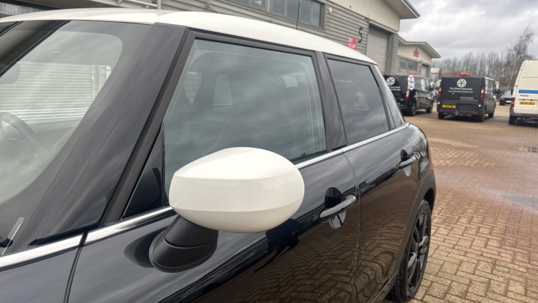 MINI Hatchback 1.5 Cooper Sport Premium 5dr Auto Petrol Hatchback